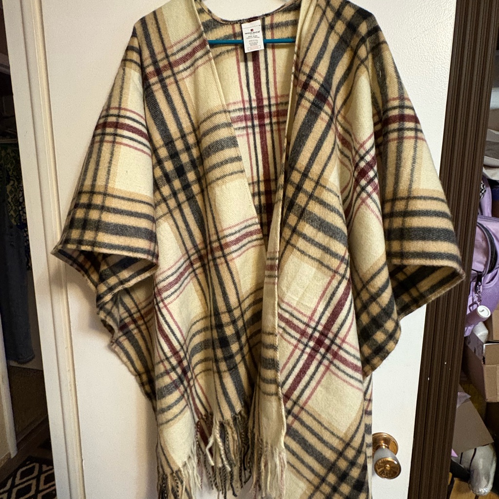 Woolrich Cream And Black Plaid Poncho